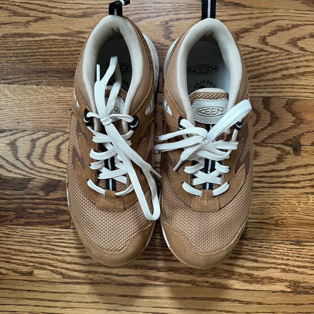 Women's KEEN Hightrail Vent Shoes (new)